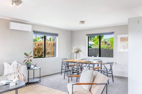 Photo of property in 91a/2 Beach Road, Te Atatu Peninsula, Auckland, 0610