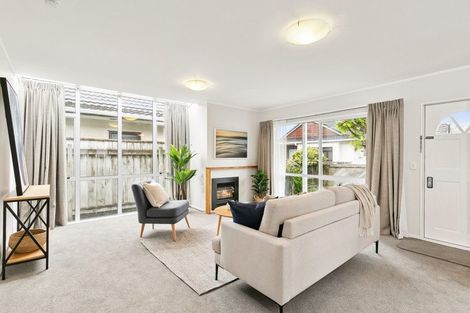 Photo of property in 6 Macalister Place, Miramar, Wellington, 6022