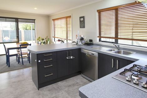 Photo of property in 4 Angelina Way, Kelvin Grove, Palmerston North, 4414