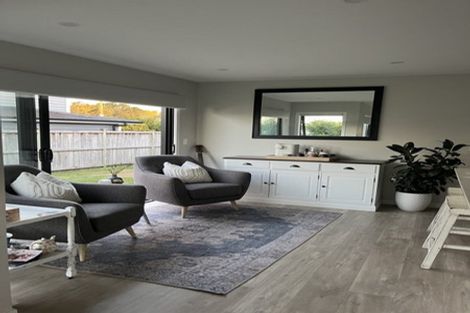 Photo of property in 35 Nobilo Road, Kumeu, 0810