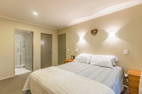 Photo of property in Te Kakariki Apartments, 5/5 Wellington Road, Paekakariki, 5034