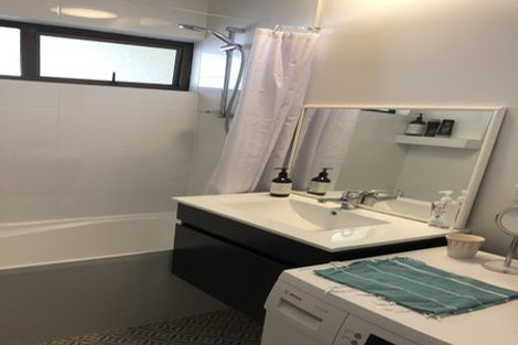 Photo of property in 11/4f Claremont Grove, Mount Victoria, Wellington, 6011