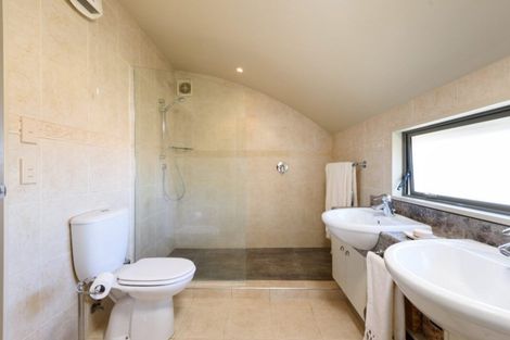 Photo of property in 305 Oceanbeach Road, Mount Maunganui, 3116