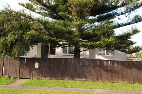 Photo of property in 13 Chelburn Crescent, Mangere East, Auckland, 2024