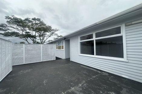 Photo of property in 1/14 Roberts Road, Te Atatu South, Auckland, 0610