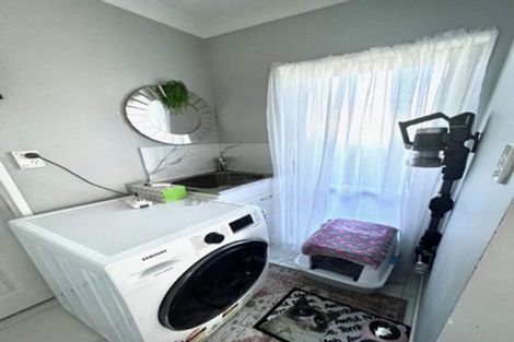 Photo of property in 14 Hawkley Close, Flat Bush, Auckland, 2019