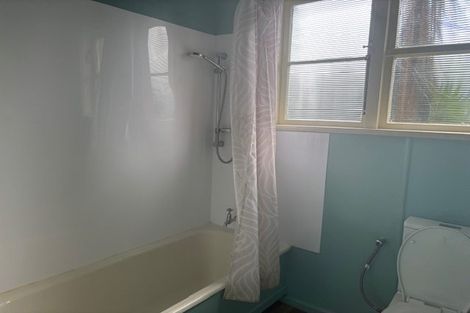 Photo of property in 15 Miller Road, Mangere Bridge, Auckland, 2022