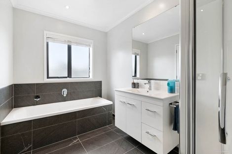 Photo of property in 25 Saltmarsh Road, Hobsonville, Auckland, 0616