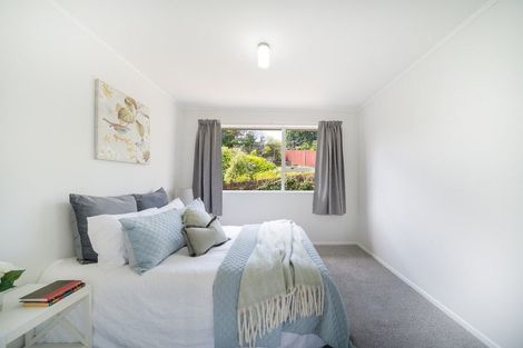 Photo of property in 29a Chetwode Grove, Newlands, Wellington, 6037