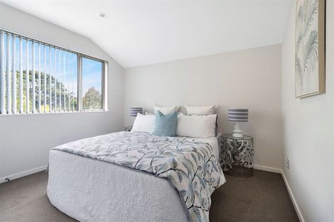 Photo of property in 30a Seaview Road, Glenfield, Auckland, 0629