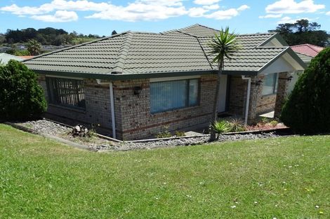 Photo of property in 13 Fleetwood Drive, Henderson, Auckland, 0612