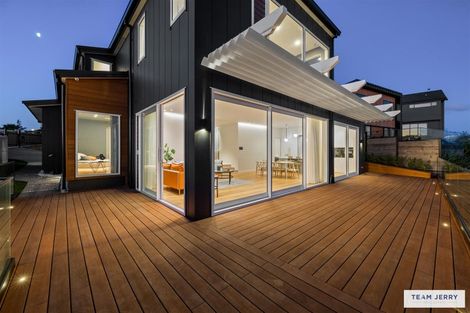 Photo of property in 4 Seawind Way, Hobsonville, 0616