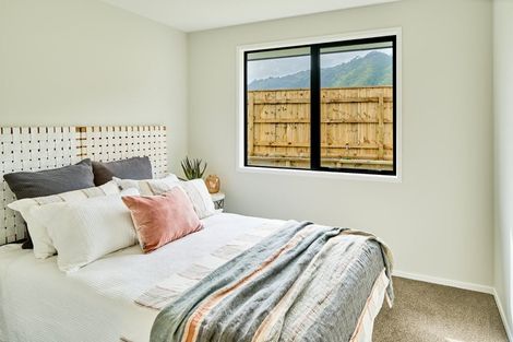 Photo of property in 6 Pihoihoi Close, Waikanae, 5036