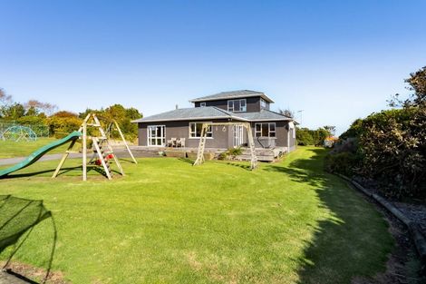 Photo of property in 2775 Eltham Road, Te Kiri, Opunake, 4682