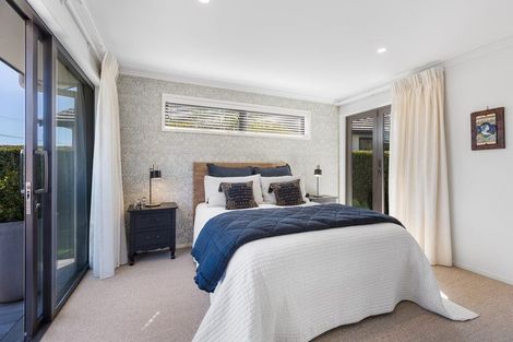 Photo of property in 1 Tupare Place, Highlands Park, New Plymouth, 4312