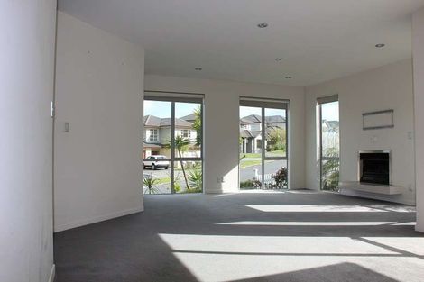Photo of property in 22 Oak Bark Drive, Schnapper Rock, Auckland, 0632