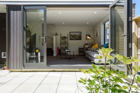 Photo of property in 22/8u Thatcher Crescent, Crofton Downs, Wellington, 6035