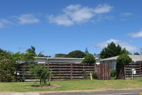 Photo of property in 2/7 Eskdale Road, Birkdale, Auckland, 0626
