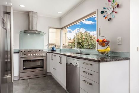 Photo of property in 6 Glucina Avenue, West Harbour, Auckland, 0618