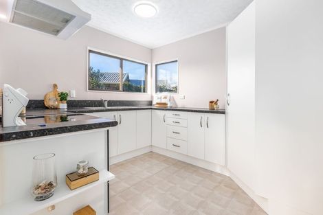 Photo of property in 10 Te Kupe Road, Paraparaumu Beach, Paraparaumu, 5032