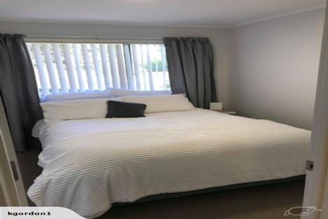 Photo of property in 29a Woodglen Road, Glen Eden, Auckland, 0602