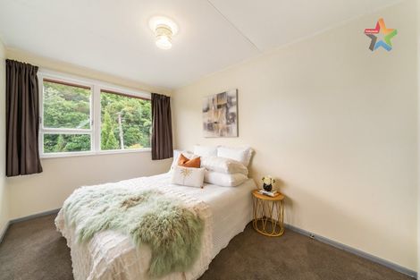Photo of property in 6 Tobruk Street, Karori, Wellington, 6012