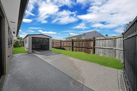 Photo of property in 1/25 Kennington Drive, Clendon Park, Auckland, 2103