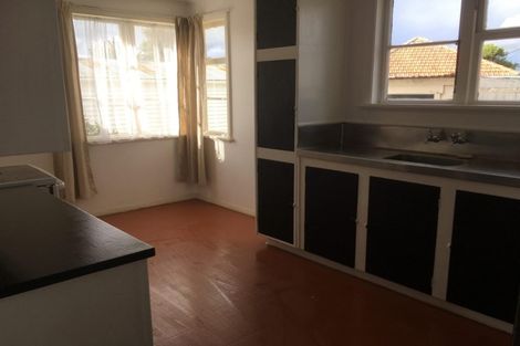 Photo of property in 2 Waihi Road, Hawera, 4610