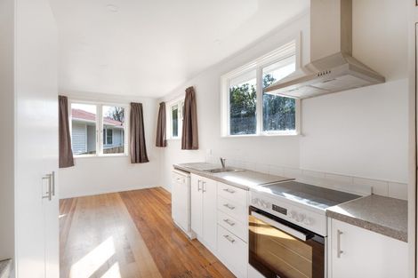 Photo of property in 6 Hereford Street, Cannons Creek, Porirua, 5024