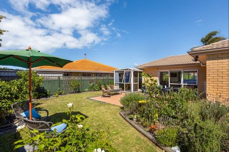 Photo of property in 94 Lakeside Drive, Orewa, 0931