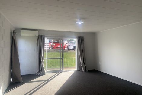 Photo of property in 9 Alston Avenue, Kelston, Auckland, 0602