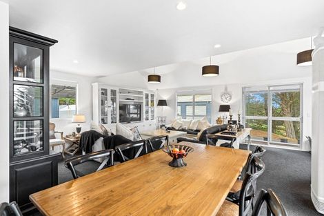 Photo of property in 208 Park Avenue, Waitarere Beach, Levin, 5510