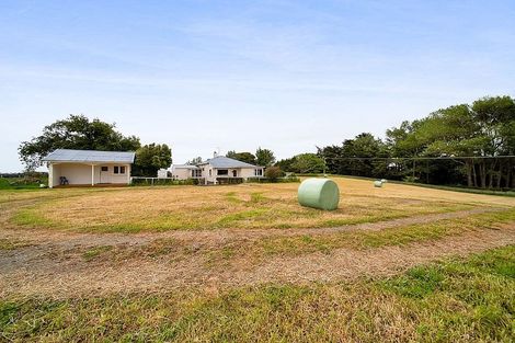 Photo of property in 242 Turuturu Road, Hawera, 4674