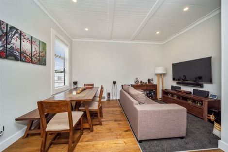 Photo of property in 42 Collins Street, Hawera, 4610