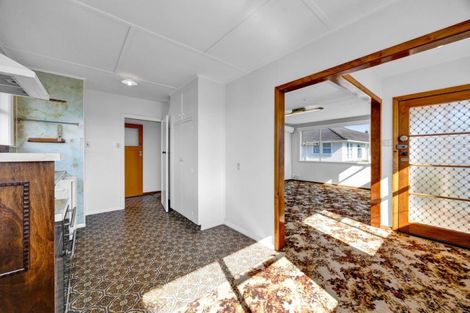 Photo of property in 277 South Road, Hawera, 4610