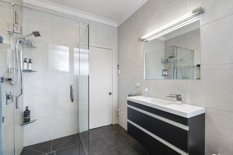 Photo of property in 19 Cremorne Avenue, Hokowhitu, Palmerston North, 4410