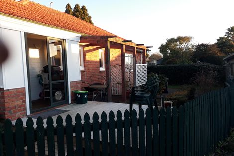 Photo of property in 18a Onslow Road, Papakura, 2110