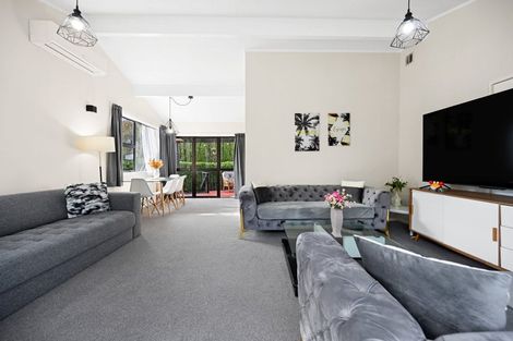Photo of property in 8 Lorraine Place, Glenview, Hamilton, 3206
