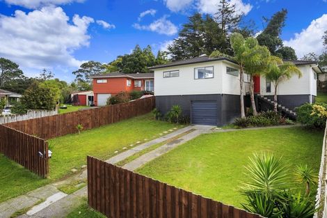 Photo of property in 11 Yule Place, Massey, Auckland, 0614