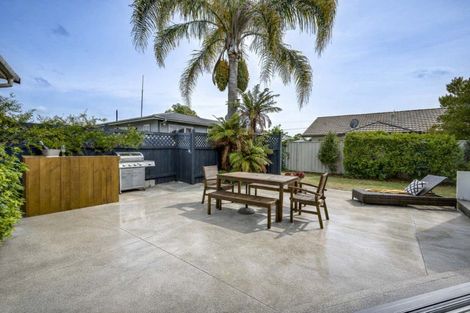 Photo of property in 13 Howard Road, Taradale, Napier, 4112