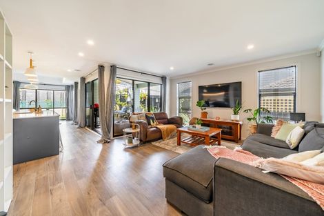 Photo of property in 6 Schooner Drive, Whitby, Porirua, 5024