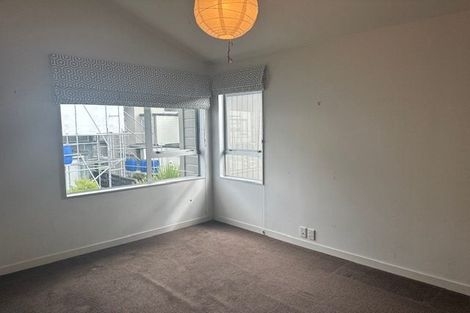 Photo of property in 10/3 Severn Street, Island Bay, Wellington, 6023