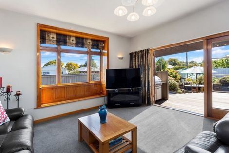 Photo of property in 2 Spring Grove Street, Spreydon, Christchurch, 8024