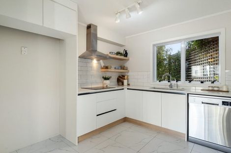 Photo of property in 2/5 Stanley Avenue, Milford, Auckland, 0620