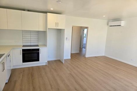 Photo of property in 102 Yaldhurst Road, Sockburn, Christchurch, 8042