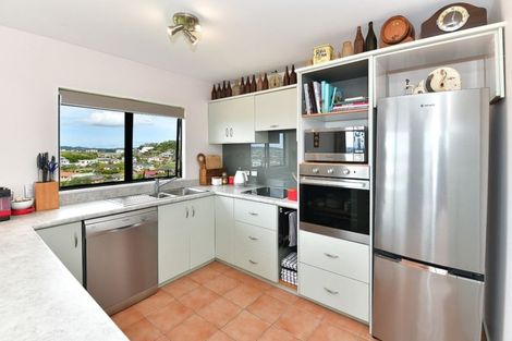 Photo of property in 18 Montcalm Close, Orewa, 0931