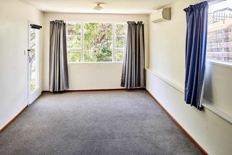 Photo of property in 99 Kahu Road, Paremata, Porirua, 5024