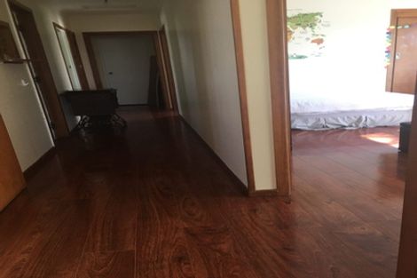 Photo of property in 30 Megan Avenue, Pakuranga Heights, Auckland, 2010