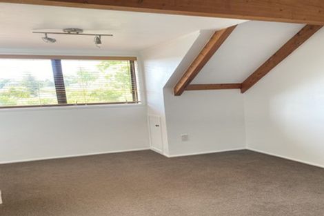 Photo of property in 1/61 Sylvia Road, Hillcrest, Auckland, 0627