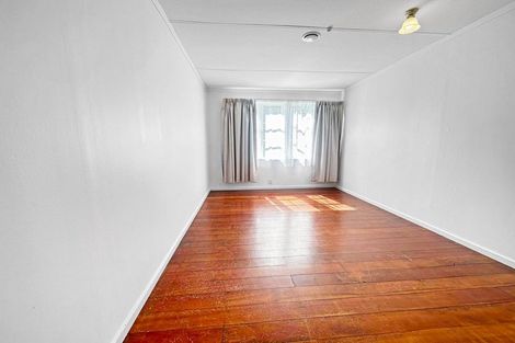 Photo of property in 32 Petherick Street, Taita, Lower Hutt, 5011